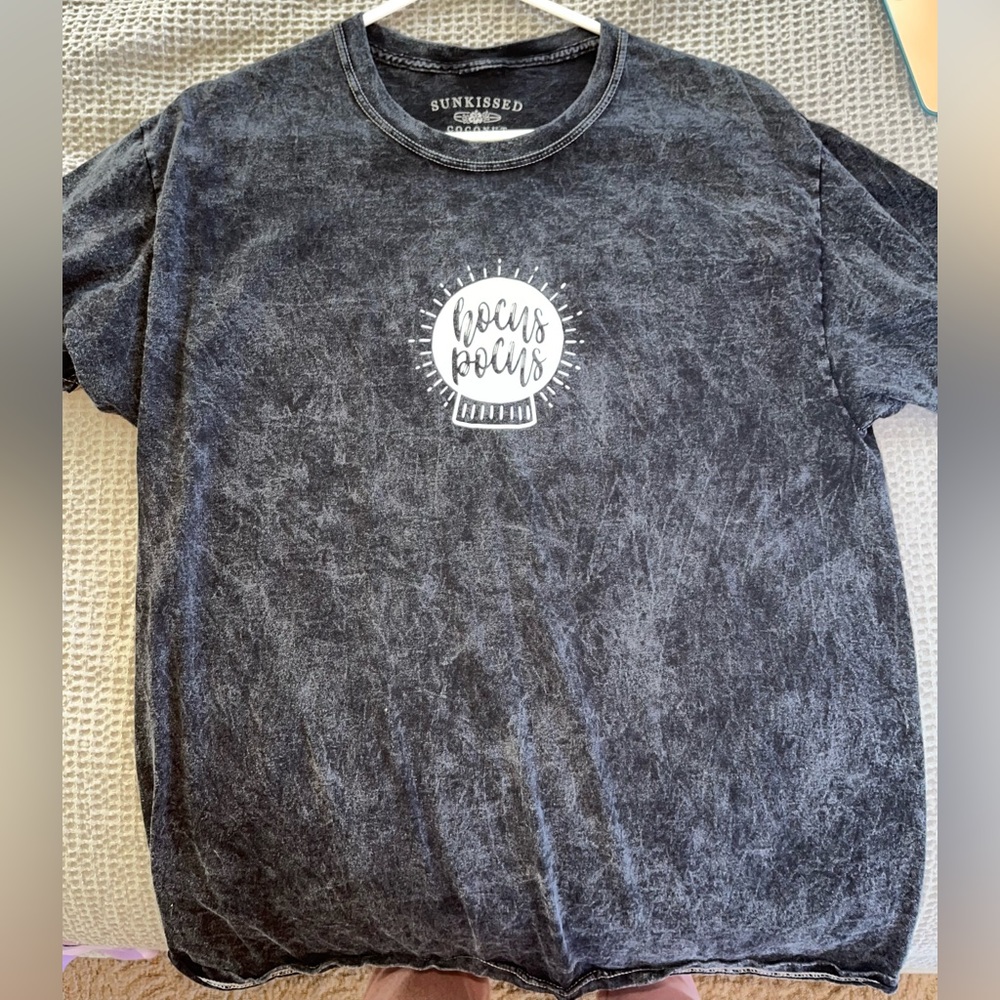 sunkissedcoconut hocus pocus tee L